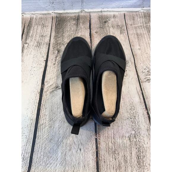 CROCS Women’s Black Swiftwater Cross-Strap Static Slip-Ons / Size: W8 - Picture 3 of 10